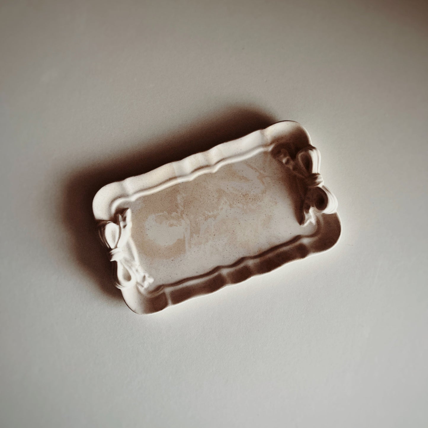 Rectangular ribbon candleholder